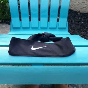 Nike tie headband